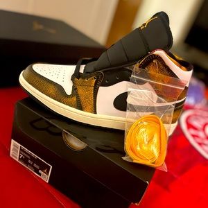 never been worn  air jordan nike ones